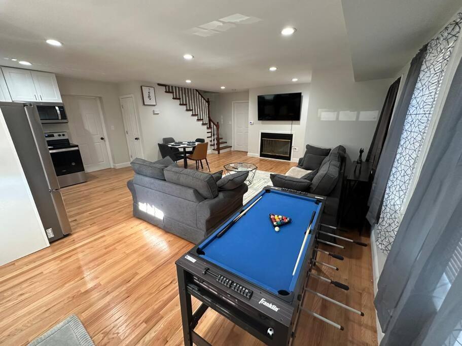 Modern Luxury Home With Fireplace & Game-Room 布罗克顿 外观 照片