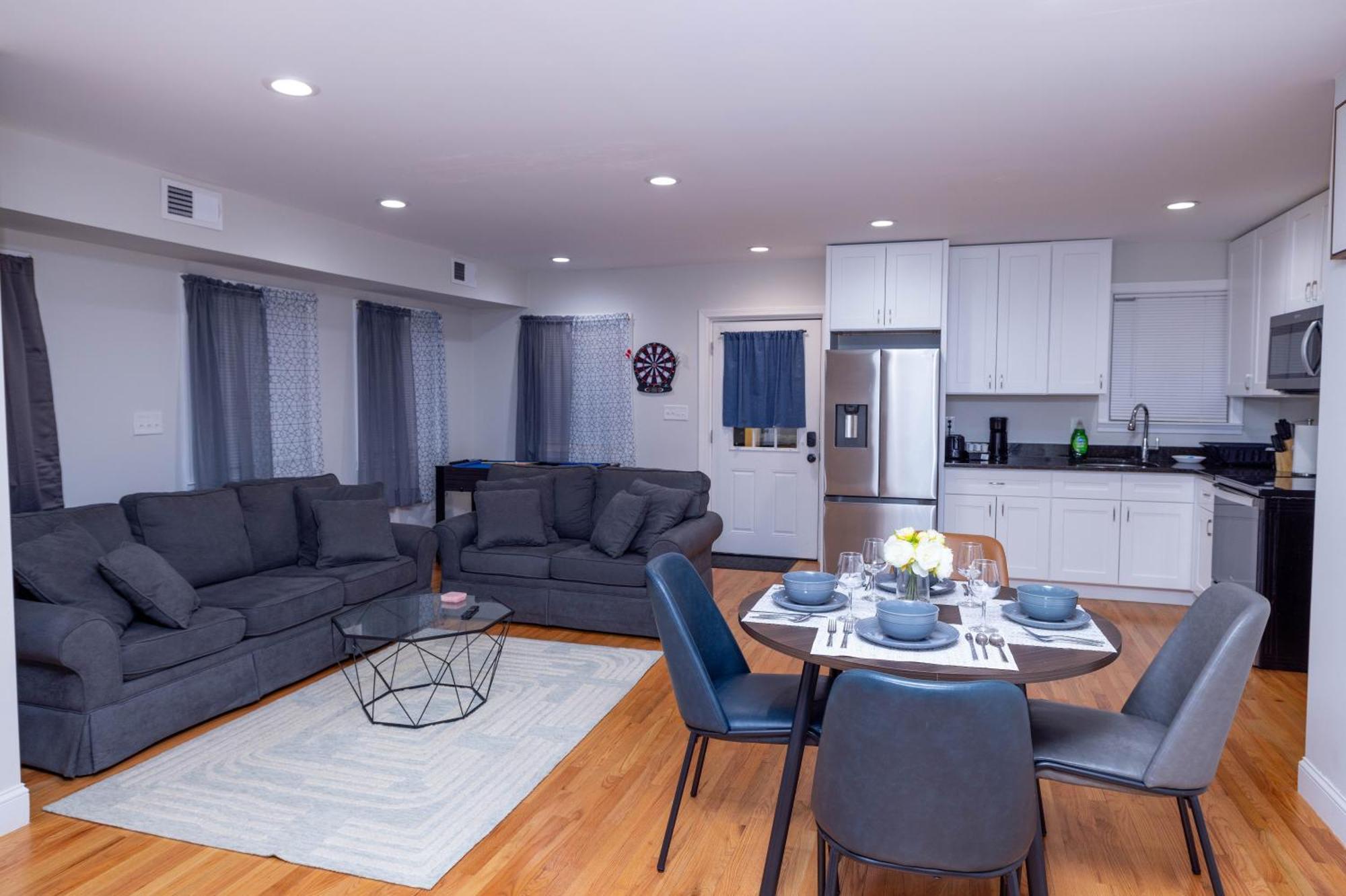 Modern Luxury Home With Fireplace & Game-Room 布罗克顿 外观 照片
