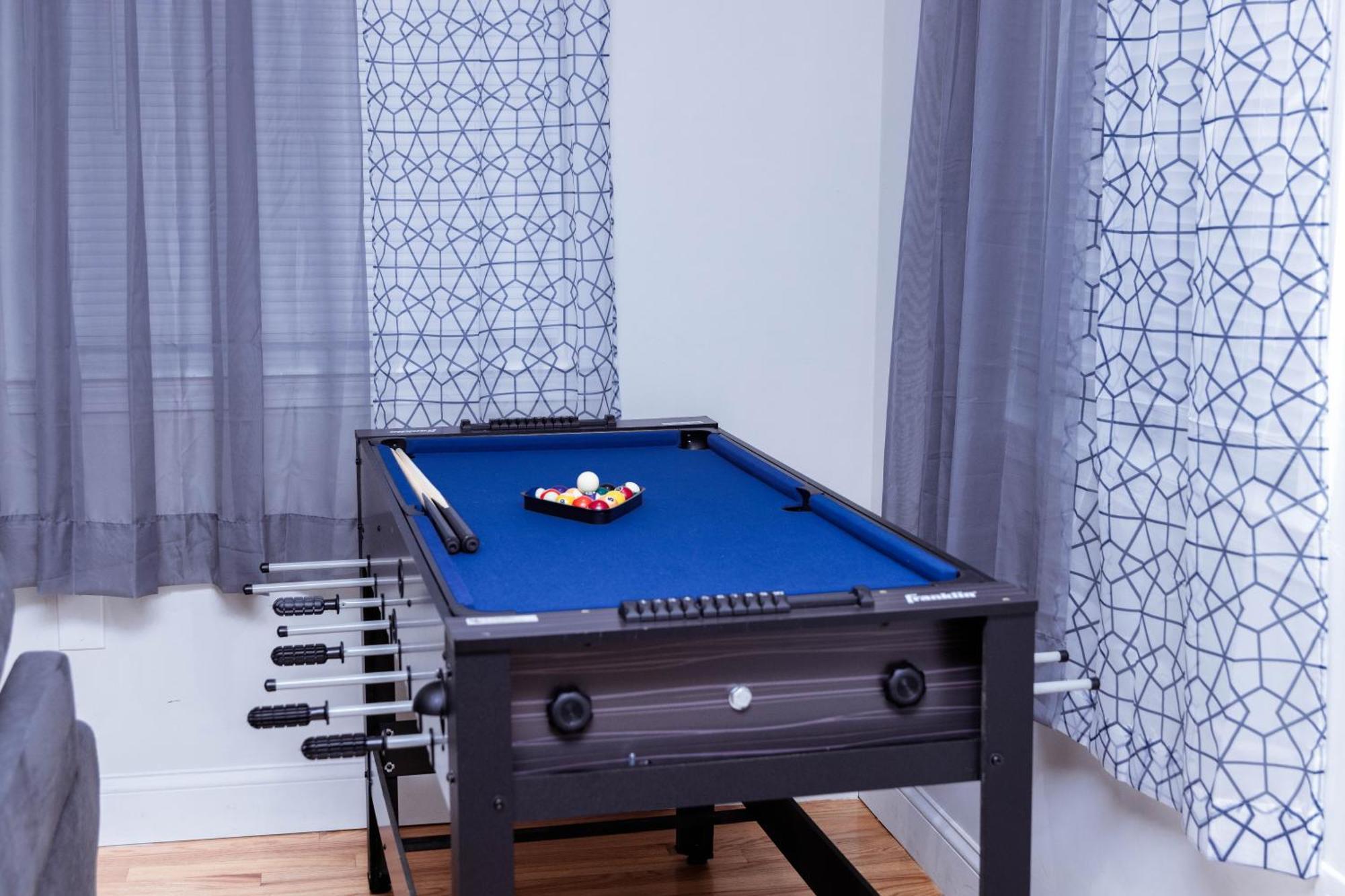 Modern Luxury Home With Fireplace & Game-Room 布罗克顿 外观 照片