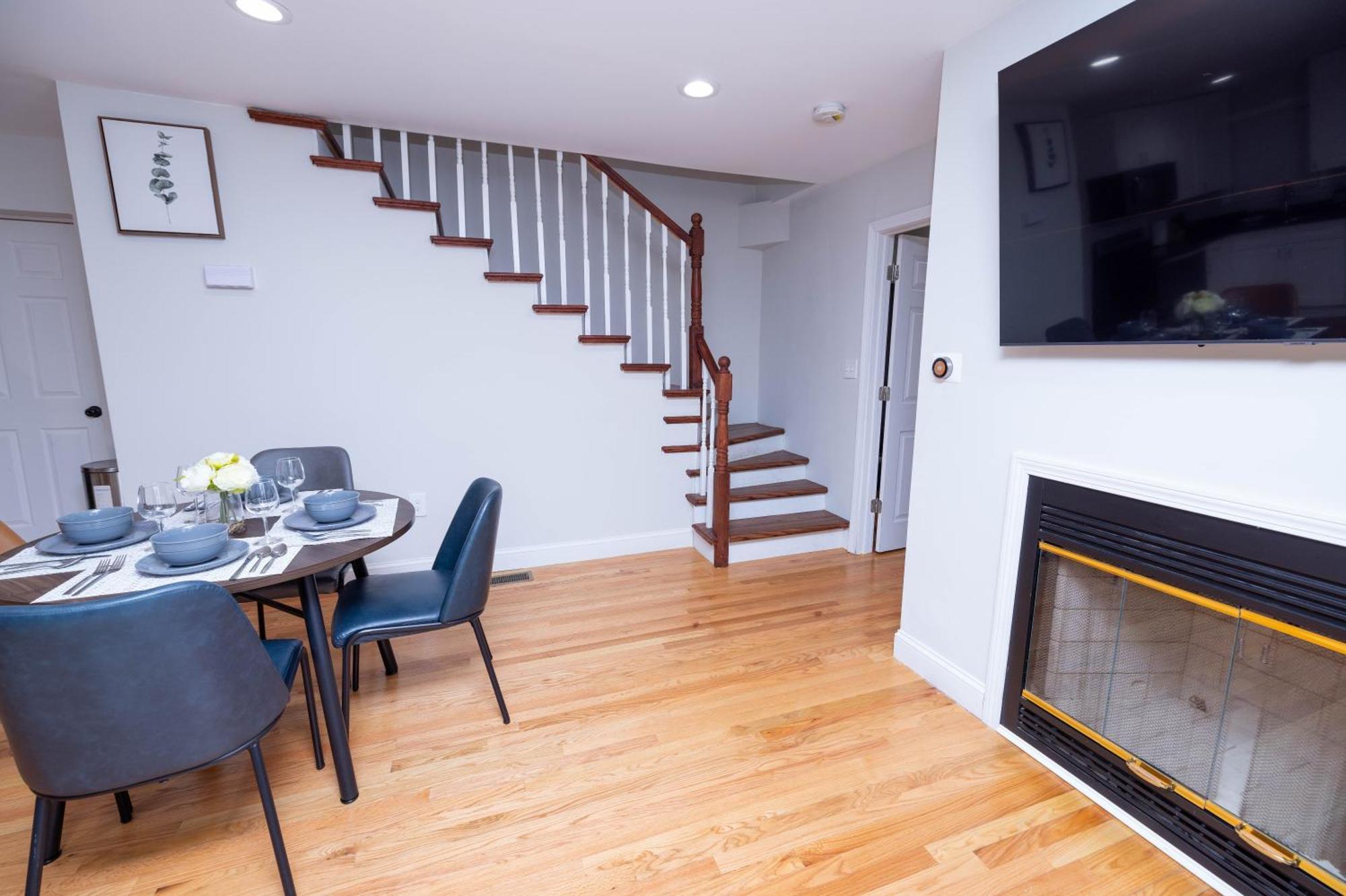 Modern Luxury Home With Fireplace & Game-Room 布罗克顿 外观 照片